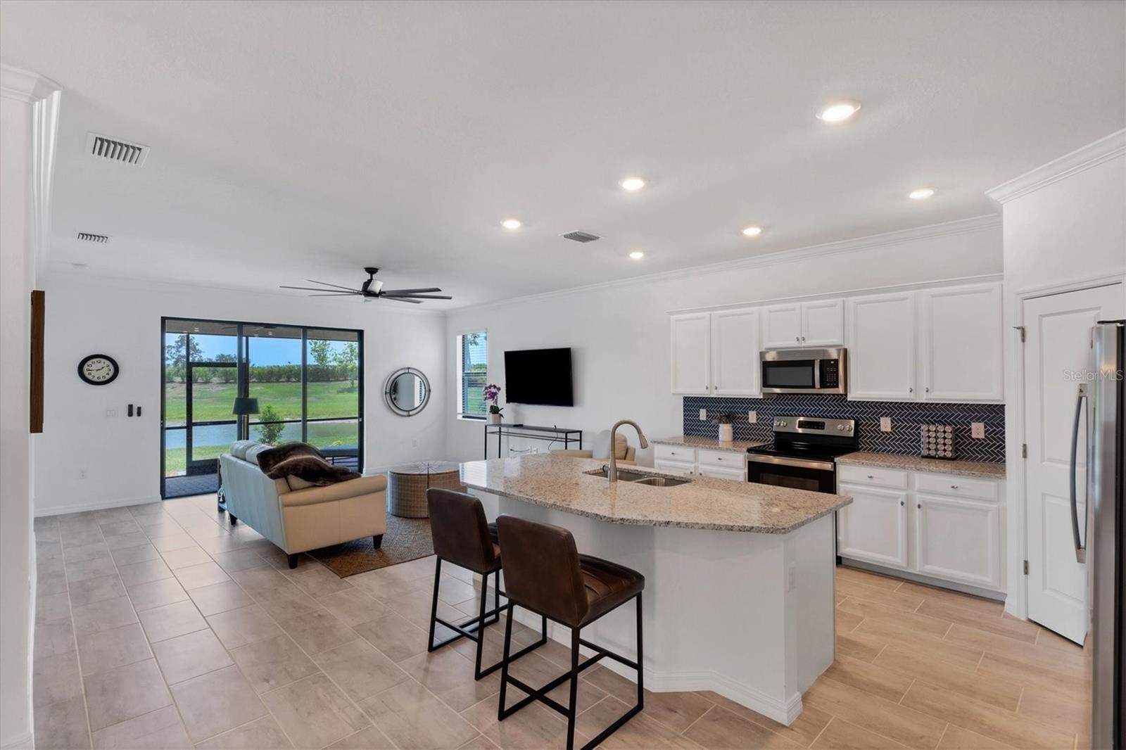 SARASOTA NATIONAL PH 13-B - Residential