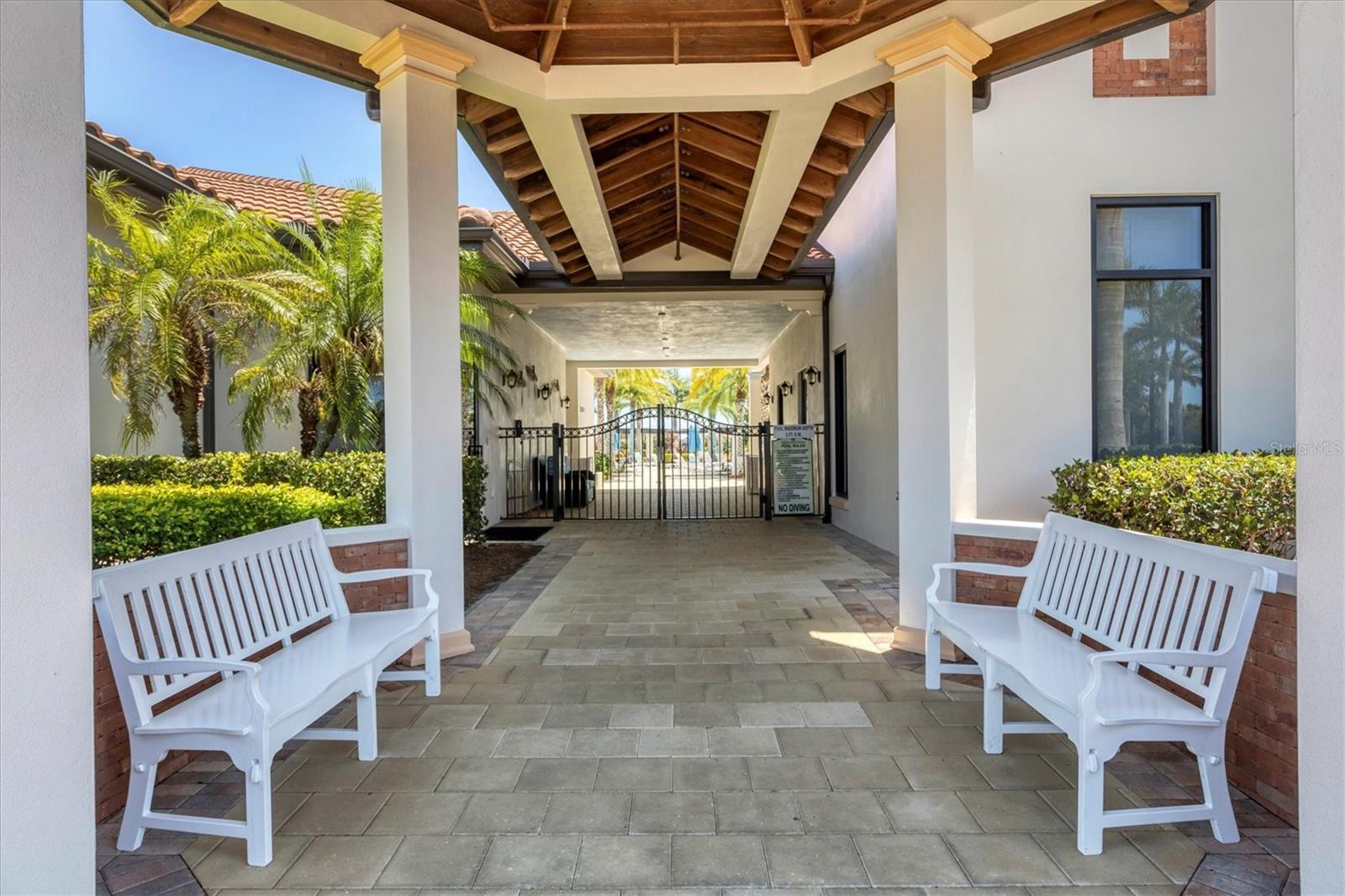 SARASOTA NATIONAL PH 13-B - Residential