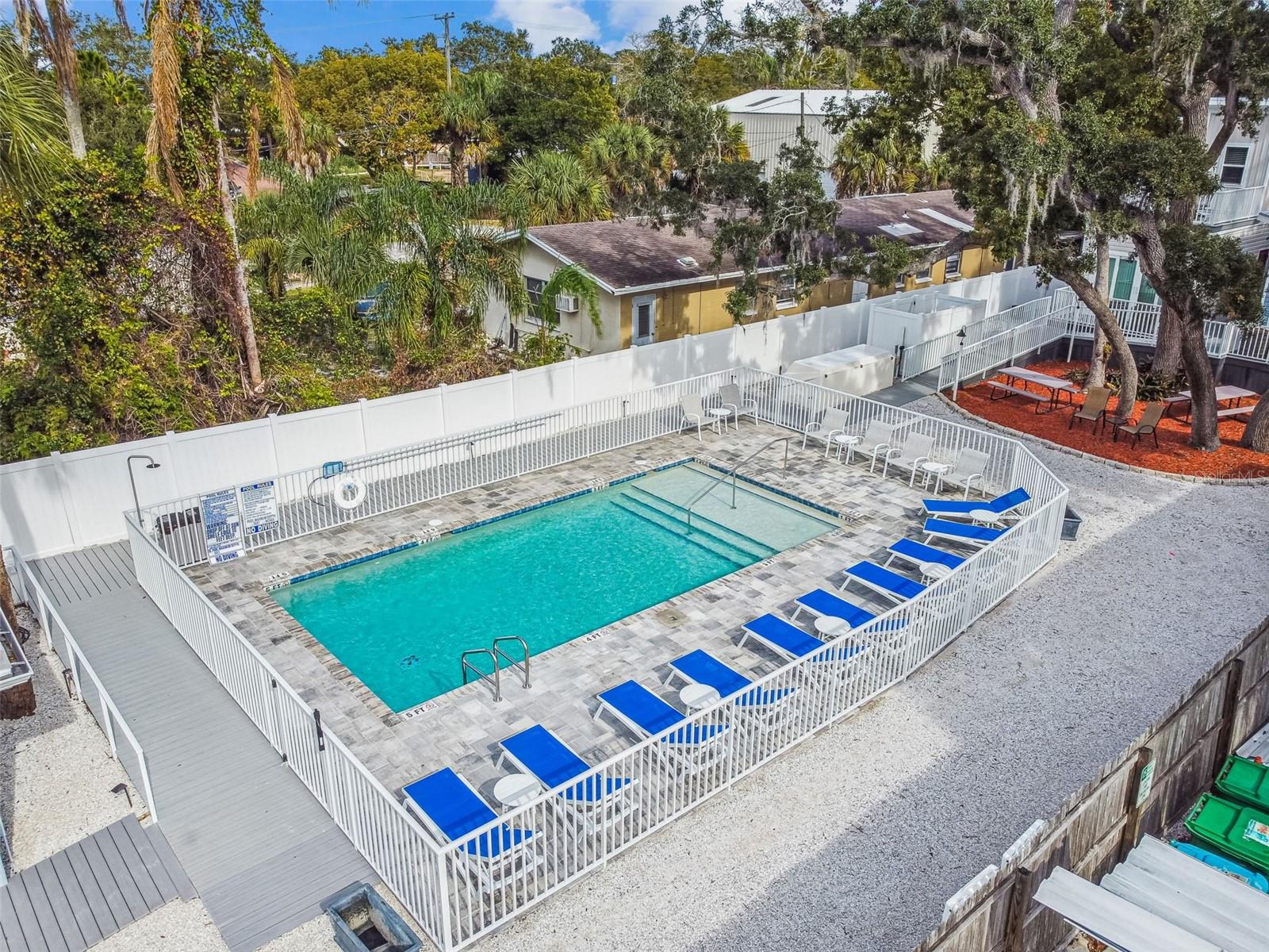 MALONES L H SUB - Residential Lease