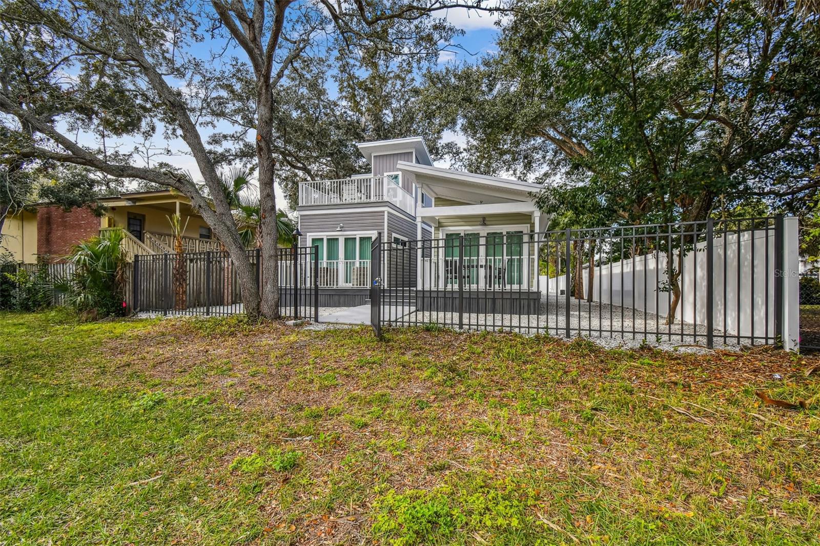 MALONES L H SUB - Residential Lease