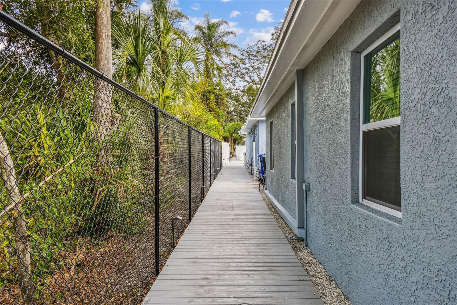 MALONES L H SUB - Residential Lease