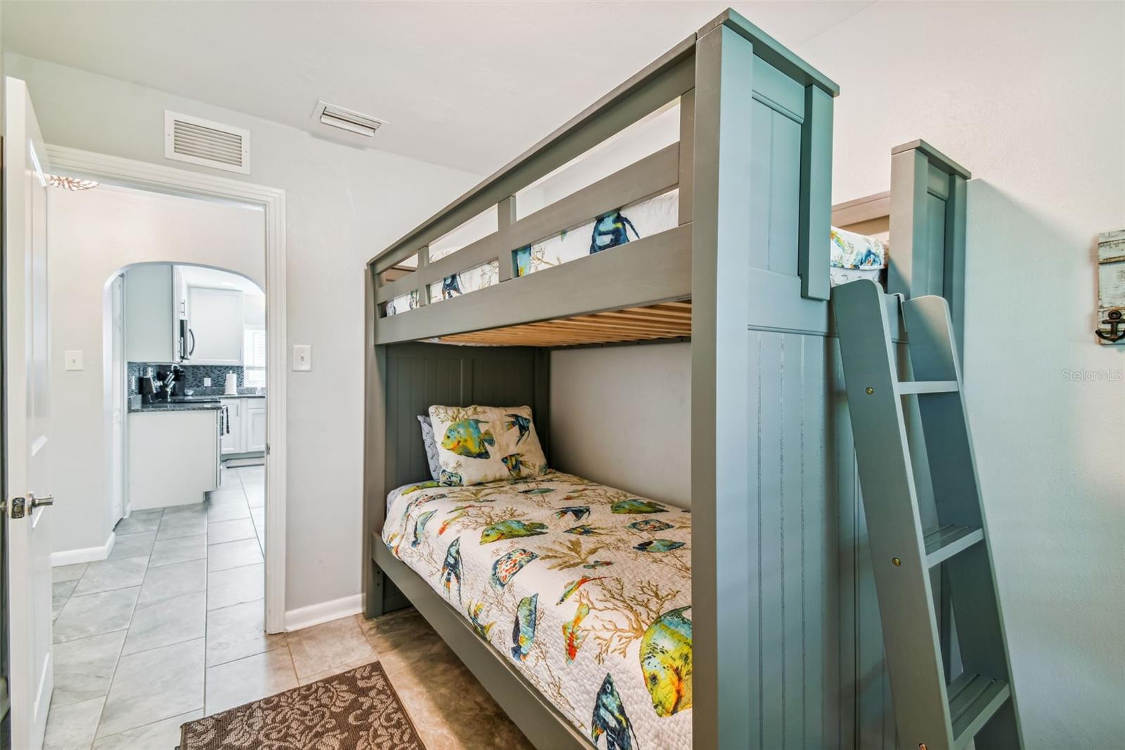 MALONES L H SUB - Residential Lease