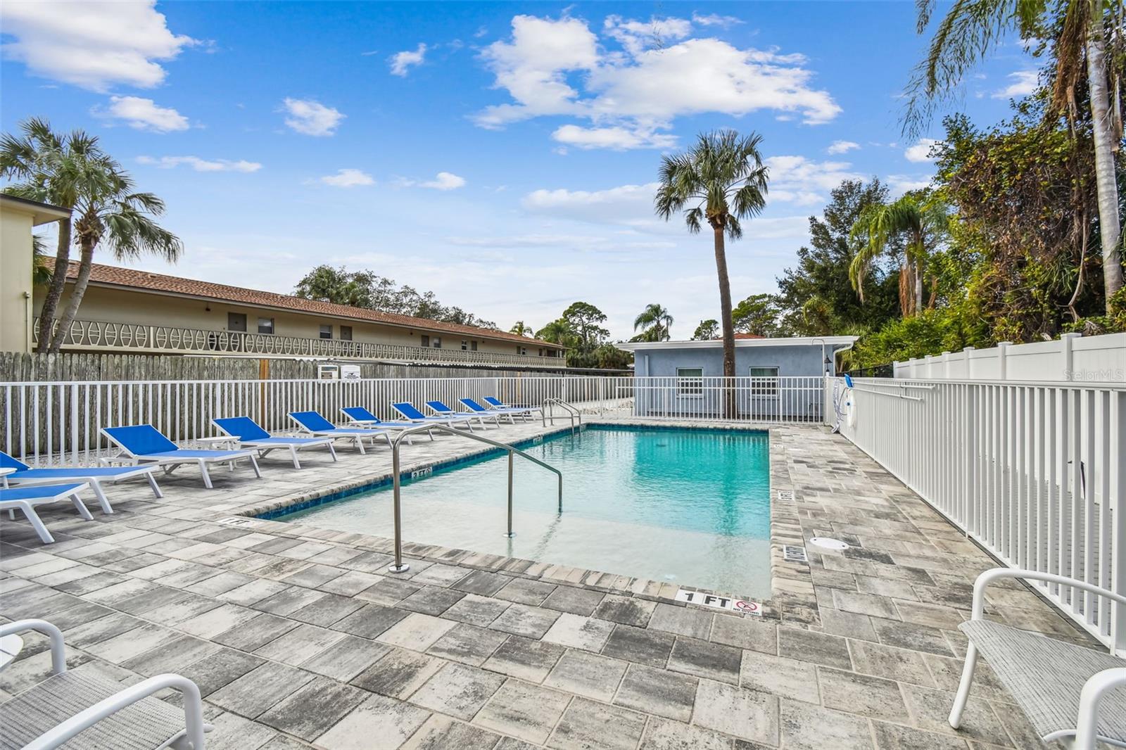 MALONES L H SUB - Residential Lease