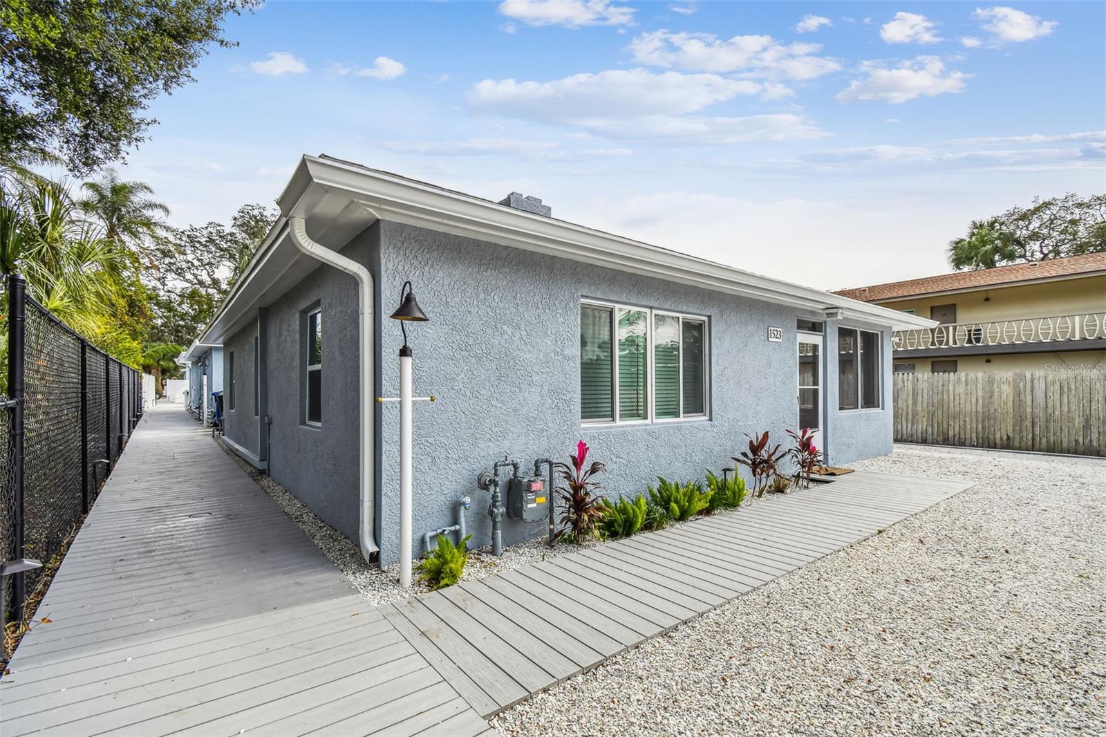 MALONES L H SUB - Residential Lease