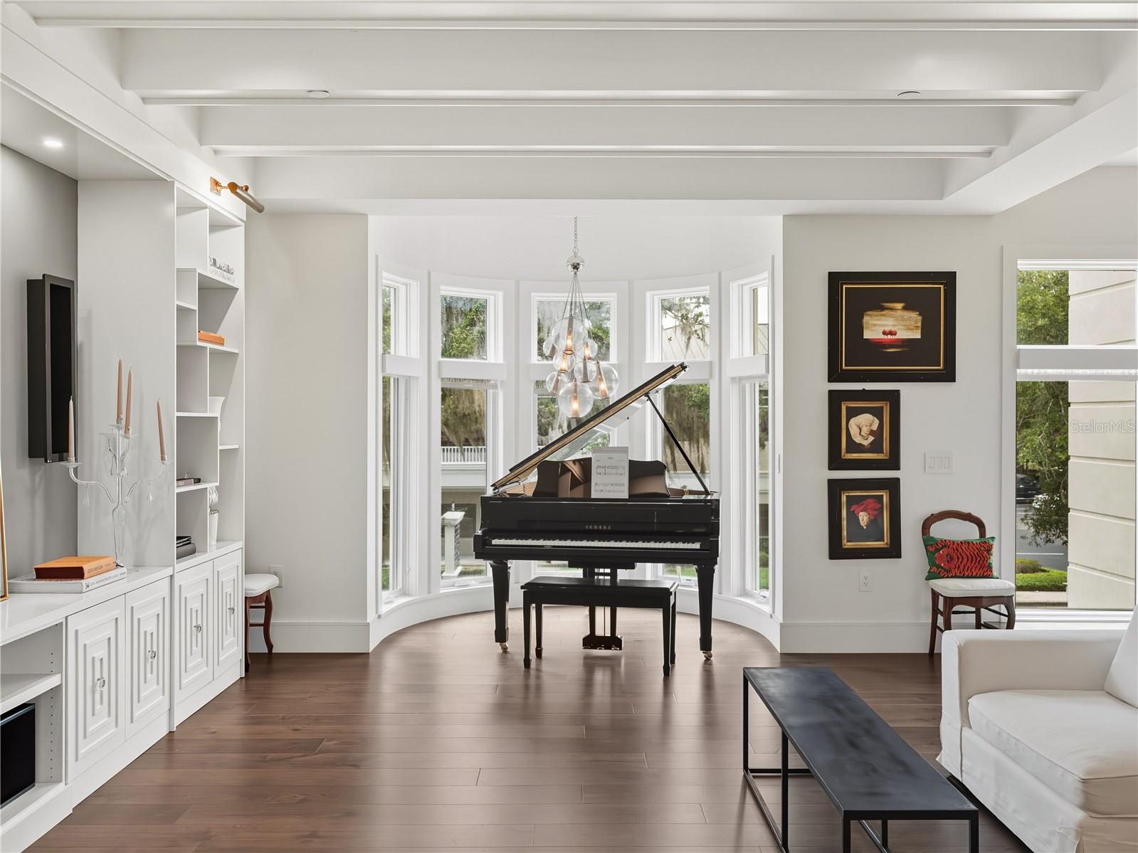 419 W MORSE BOULEVARD