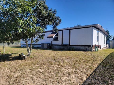 A home in LAKE WALES