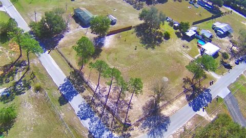 A home in LAKE WALES