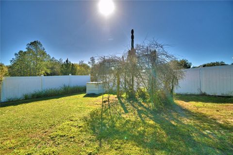 A home in LAKE WALES