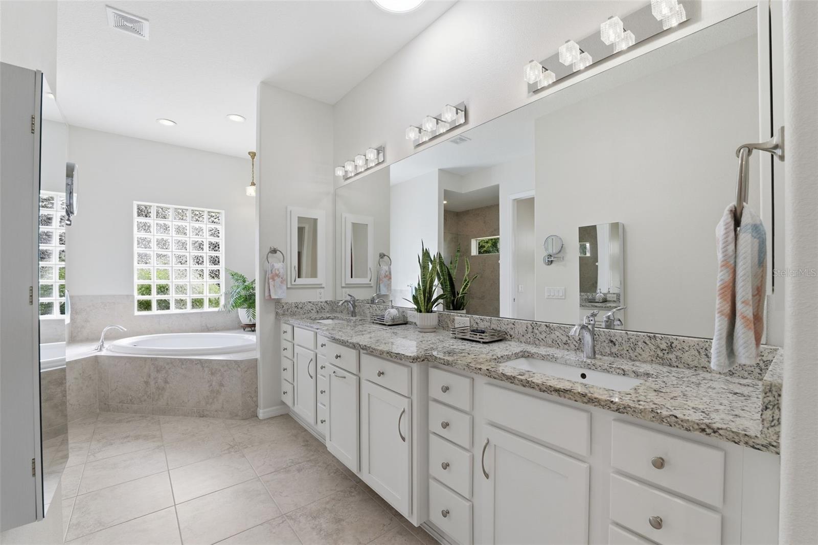 SOUTHERN WOODS AT SUGARMILL WOODS - Residential