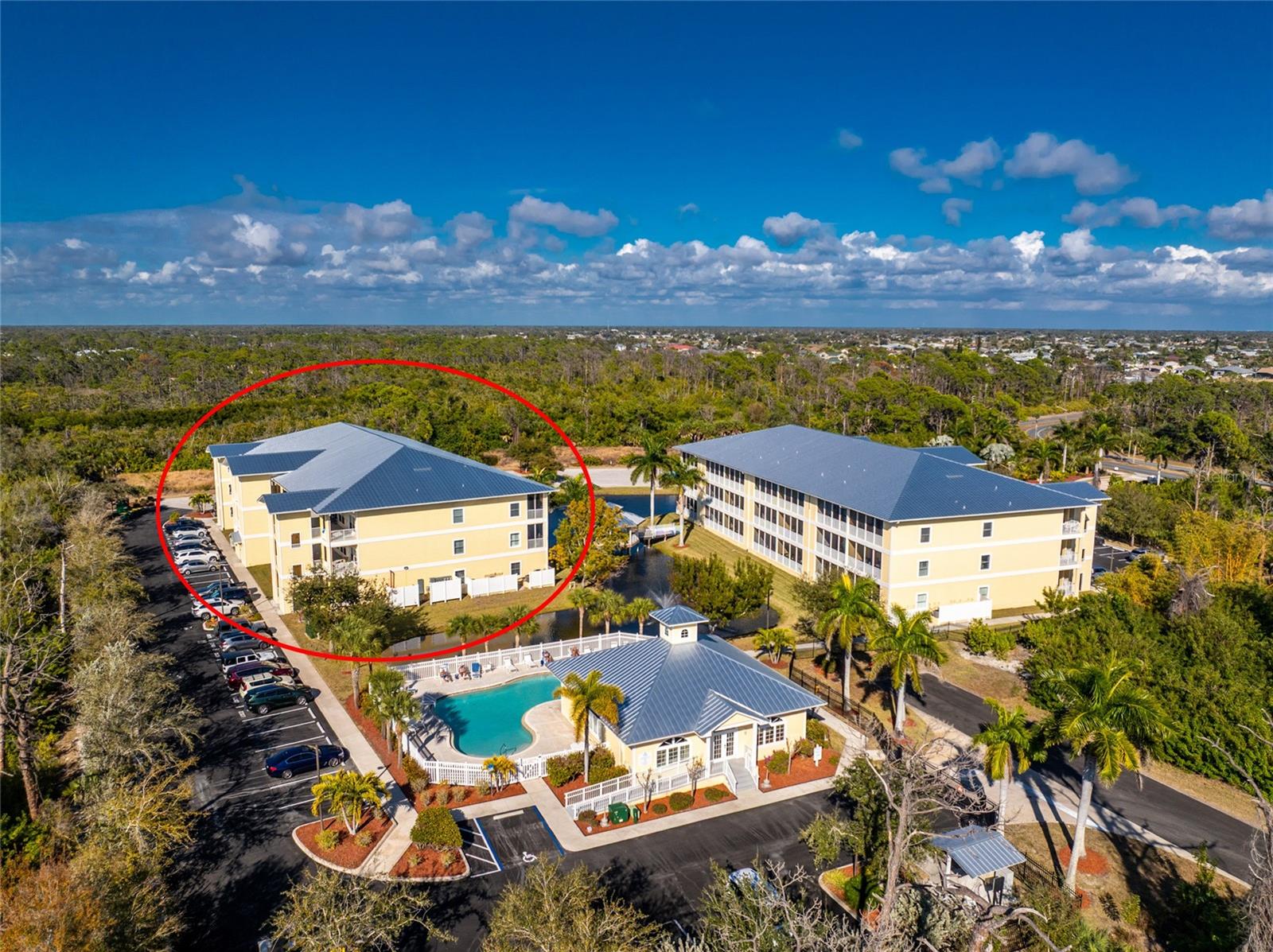 WATERSIDE CONDOS PH I - Residential