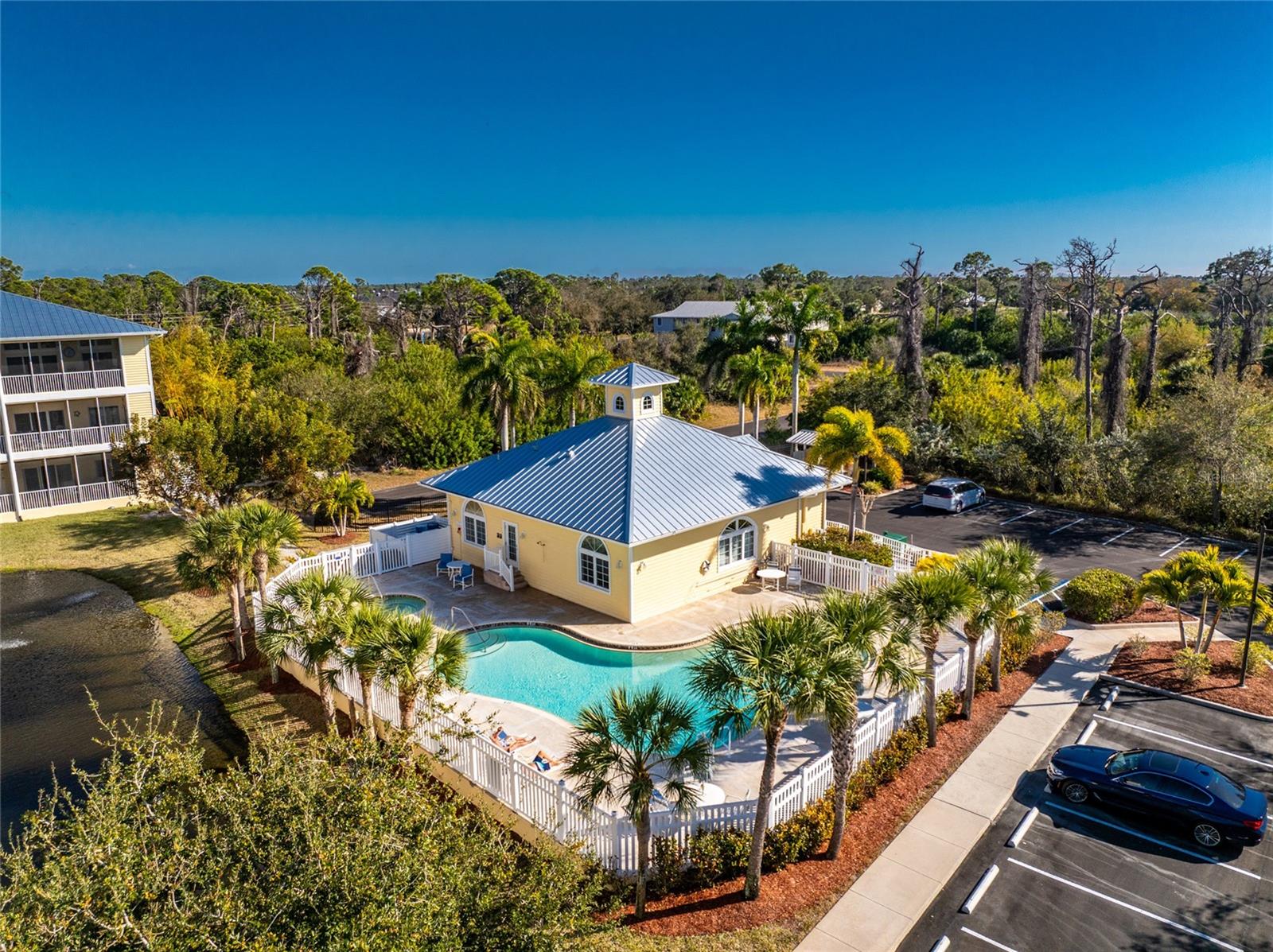 WATERSIDE CONDOS PH I - Residential