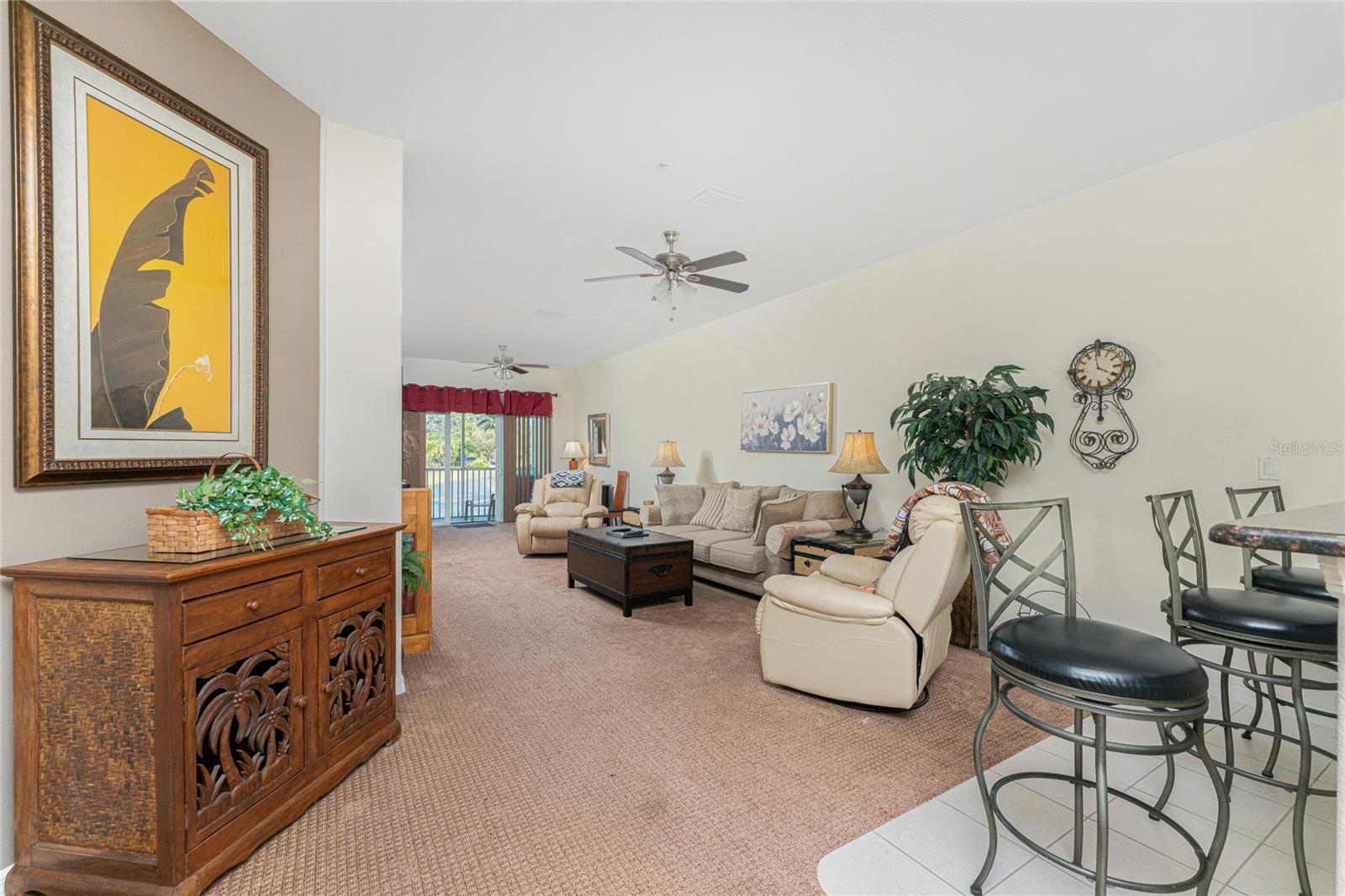 WATERSIDE CONDOS PH I - Residential