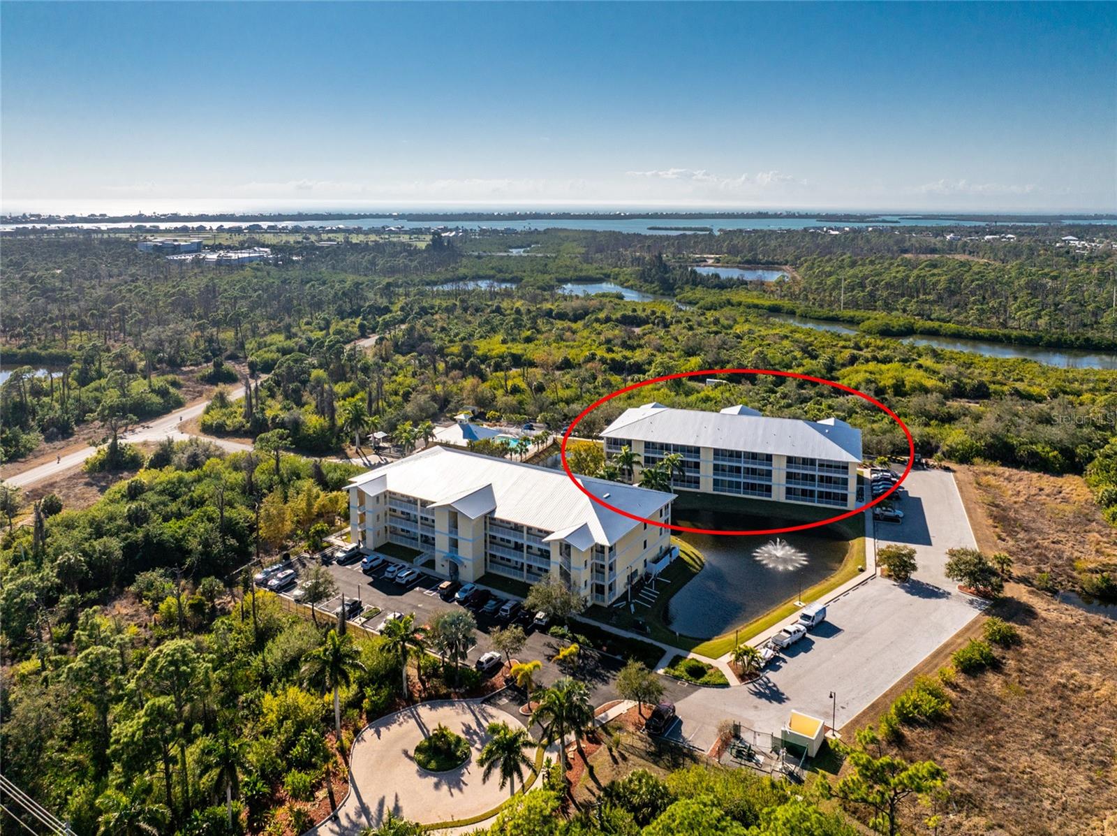 WATERSIDE CONDOS PH I - Residential