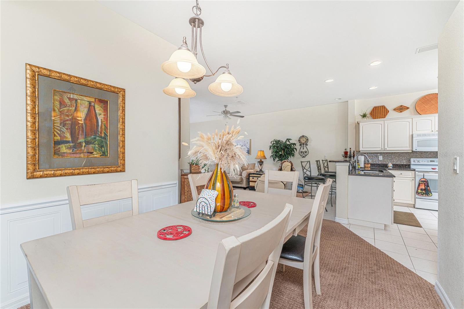 WATERSIDE CONDOS PH I - Residential