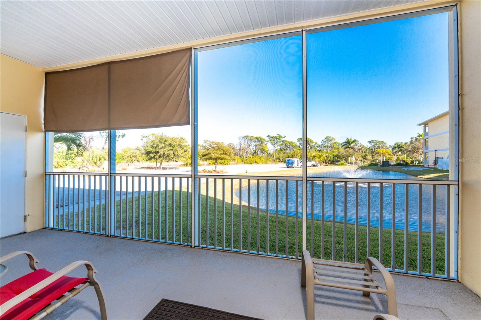 WATERSIDE CONDOS PH I - Residential