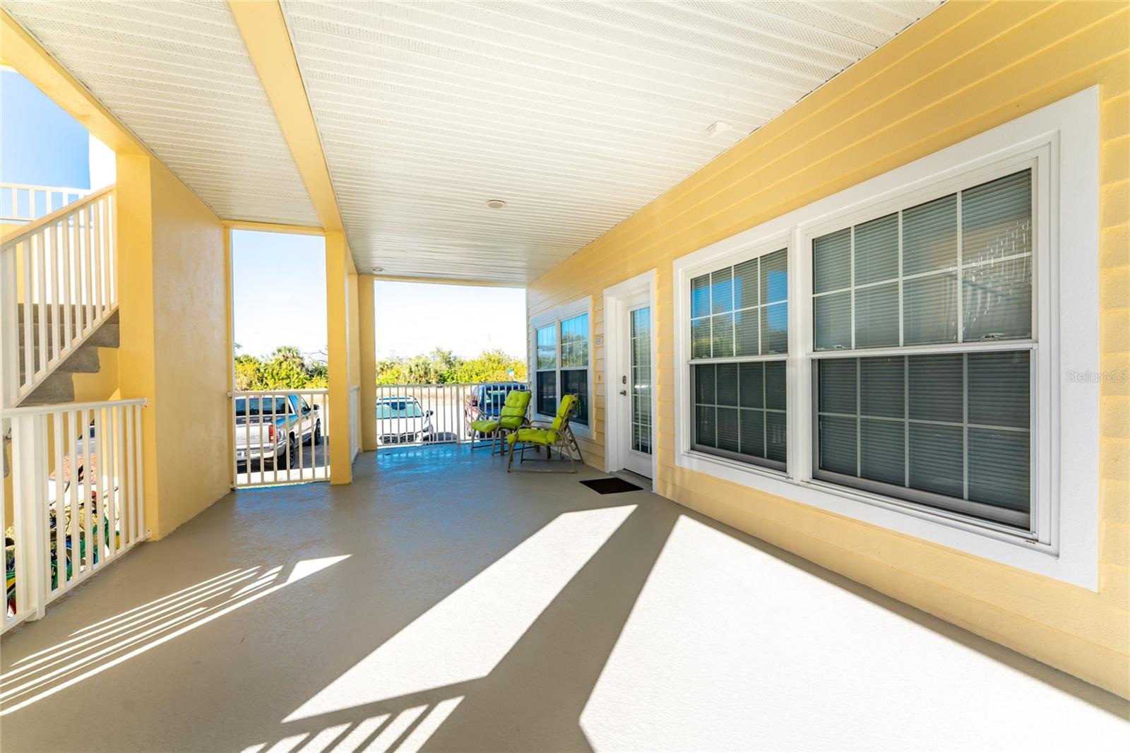 WATERSIDE CONDOS PH I - Residential