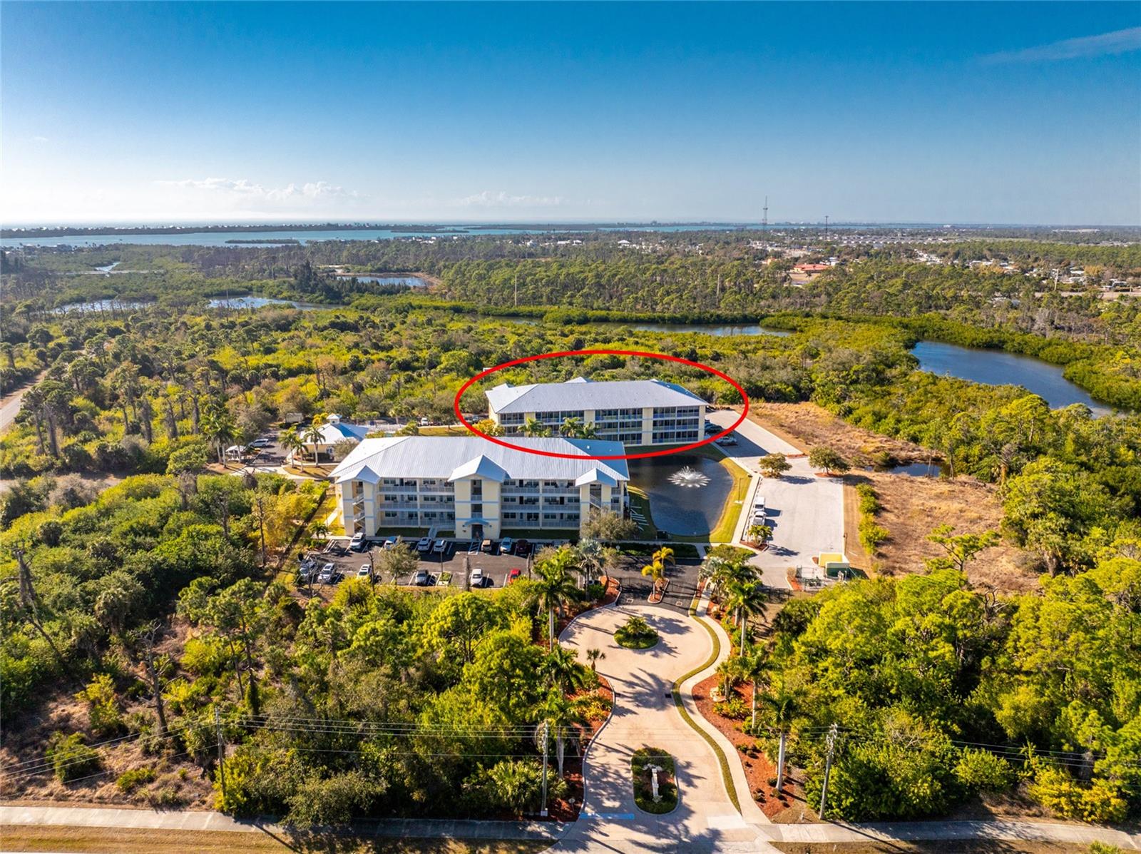 WATERSIDE CONDOS PH I - Residential