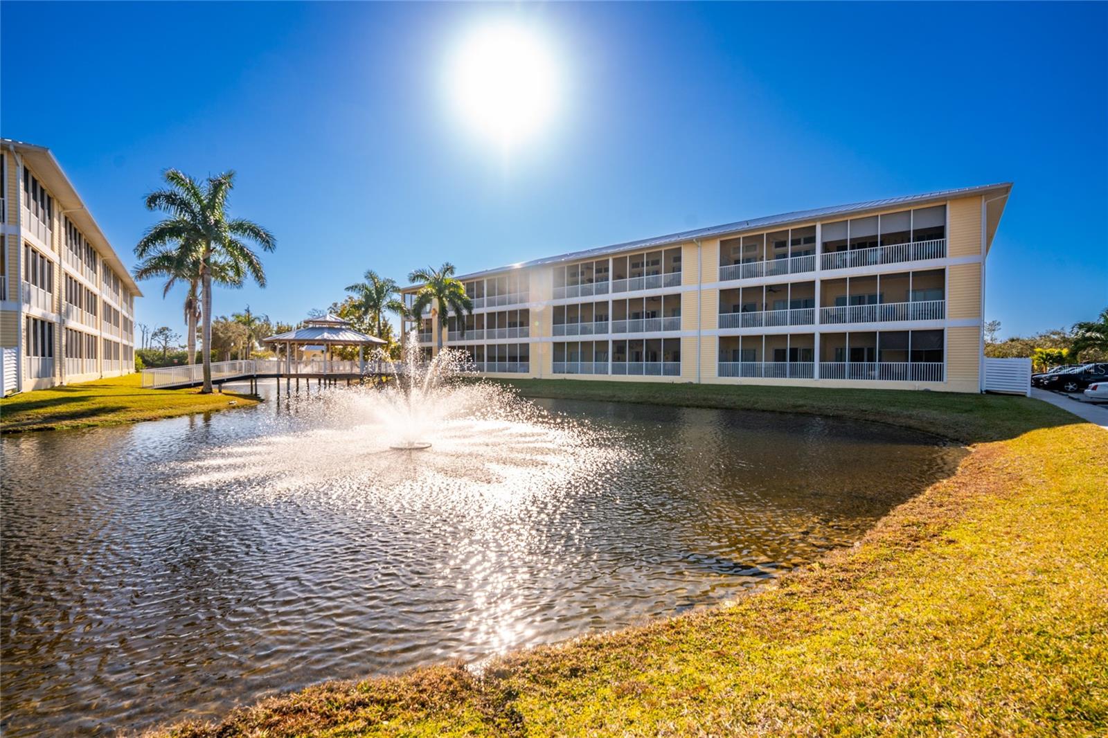 WATERSIDE CONDOS PH I - Residential