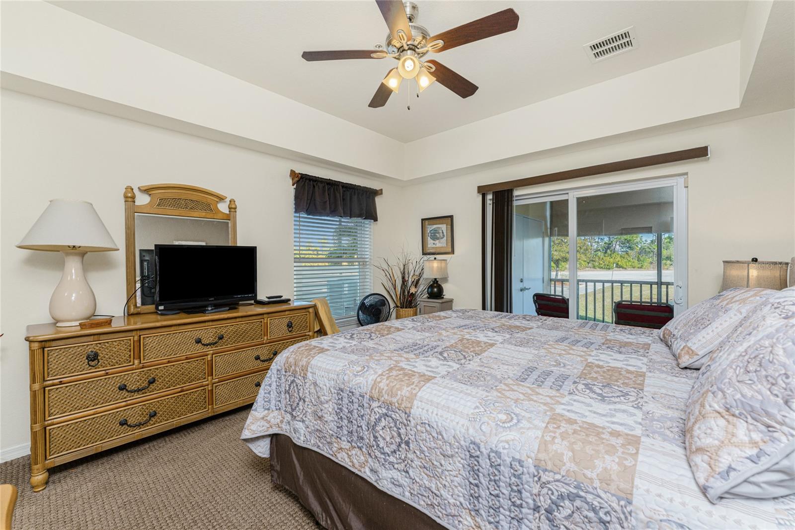 WATERSIDE CONDOS PH I - Residential