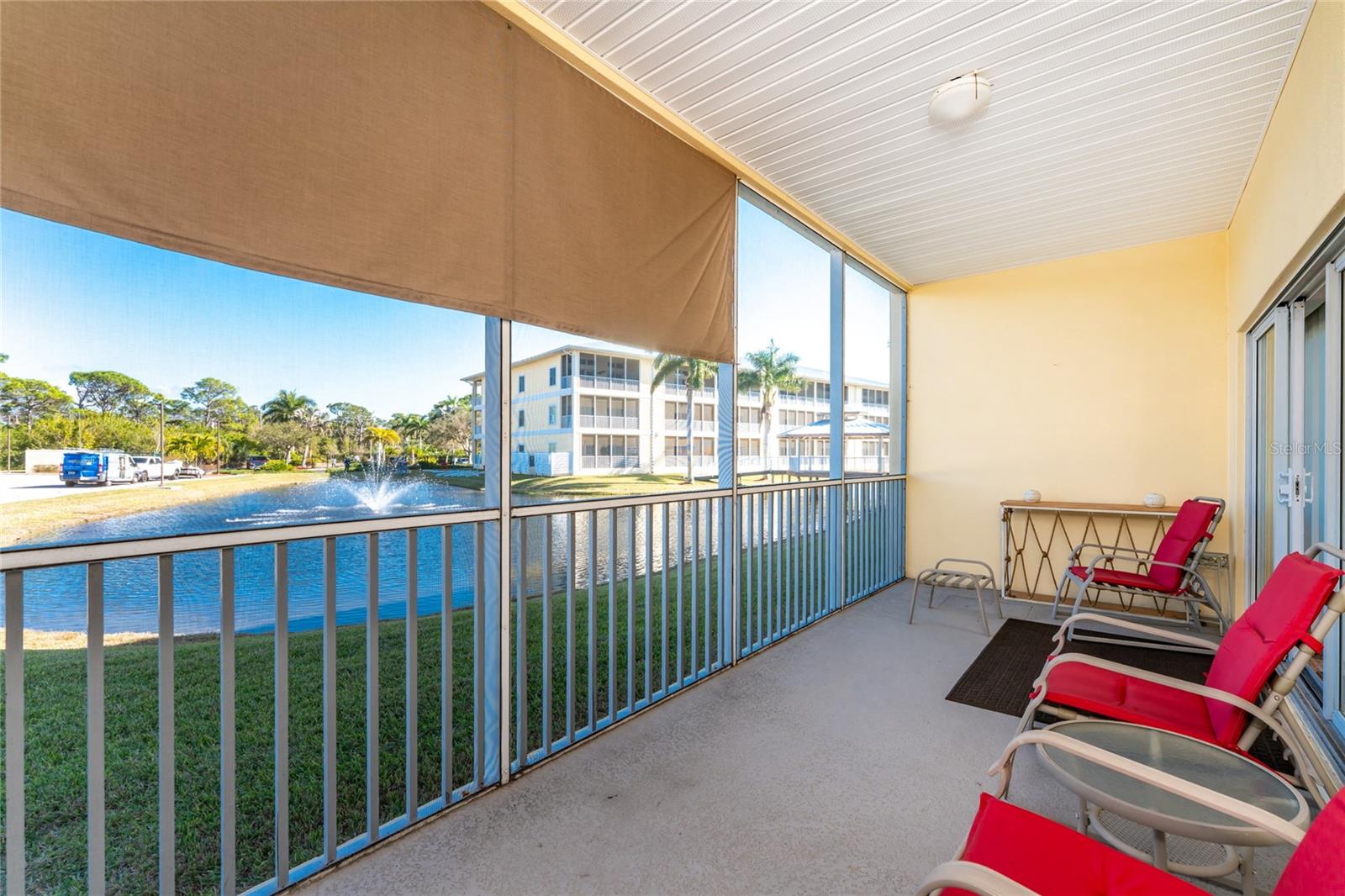 WATERSIDE CONDOS PH I - Residential