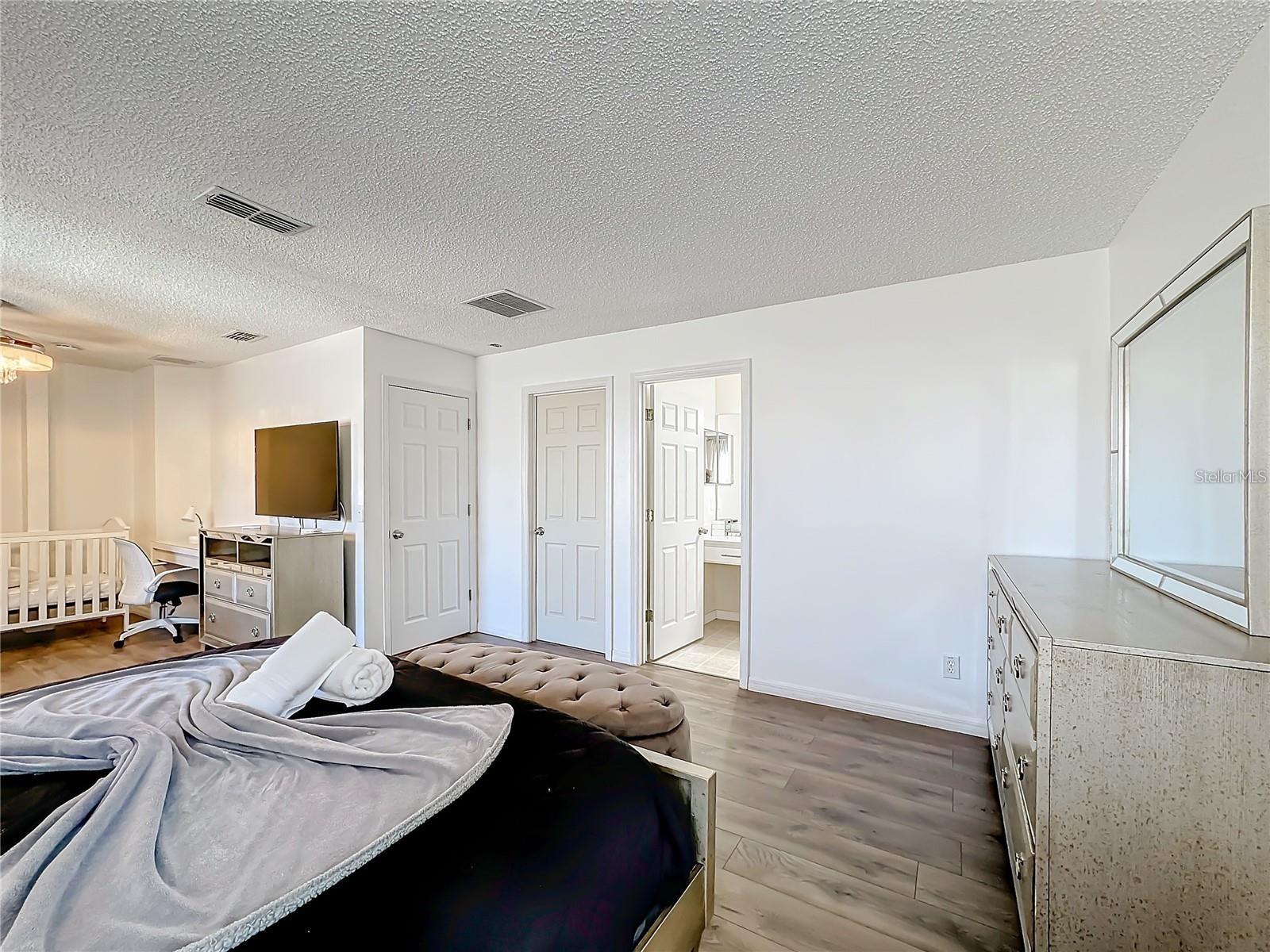 EMERALD ISLAND RESORT PH 04 - Residential