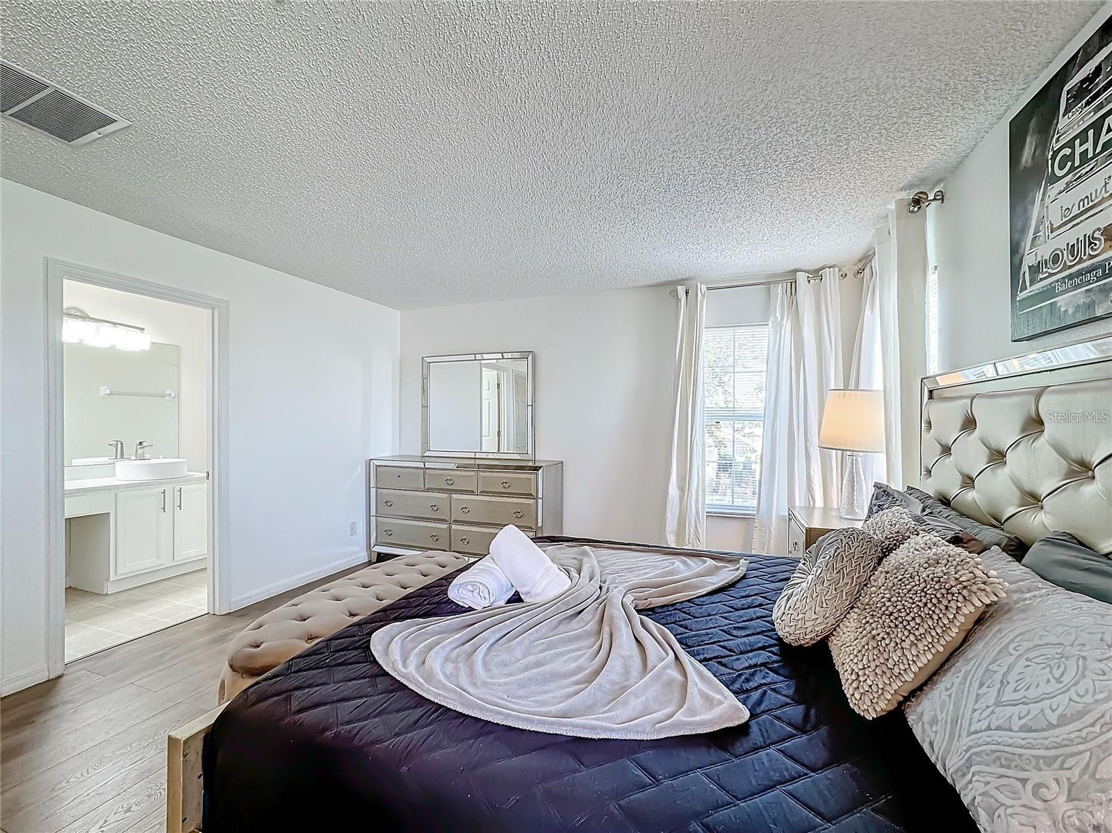 EMERALD ISLAND RESORT PH 04 - Residential