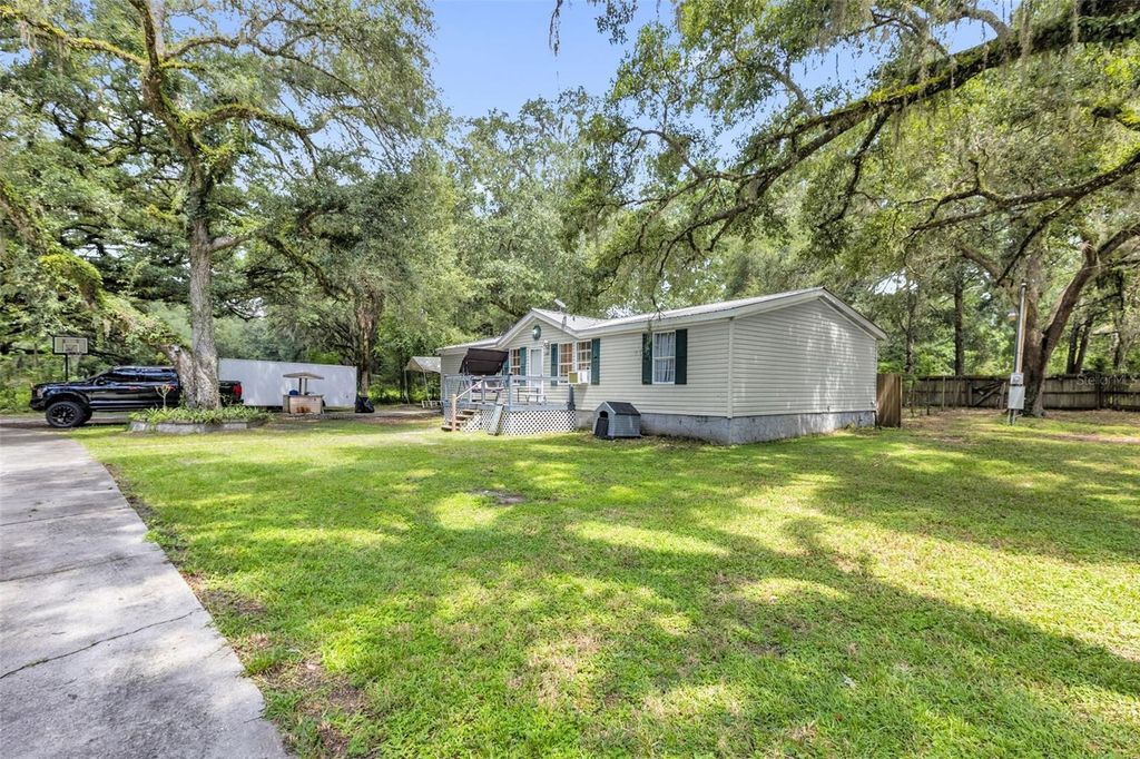 Photo of 1705 SE 179 Place, Summerfield, FL 34491 (MLS # S5154446)