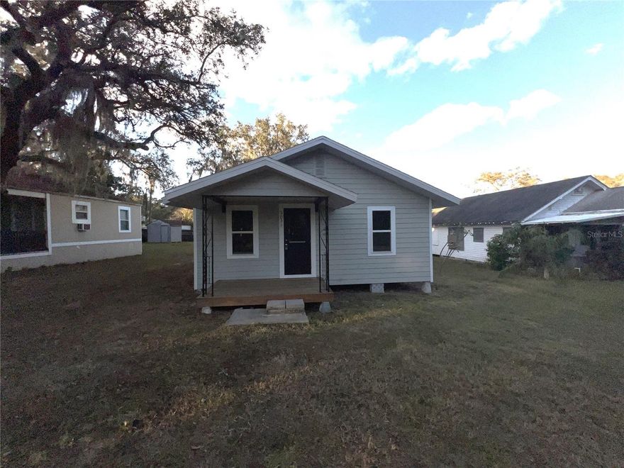 Home is located in Golf View Park, Recently renovated and updated. Close to shopping and restaurants. Partially fenced yard with plenty of room. Large kitchen with an open floorplan, new windows, new Hardie siding and a new roof.