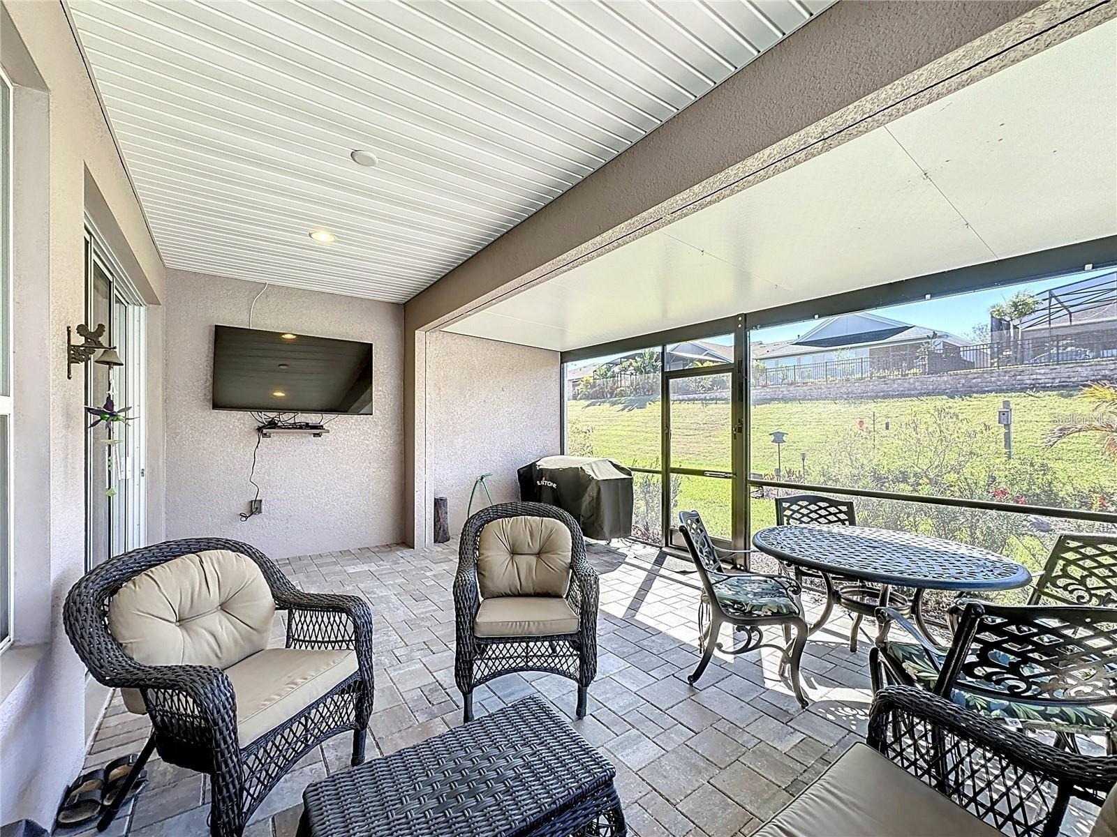 CASCADES OF GROVELAND (TRILOGY) - Residential