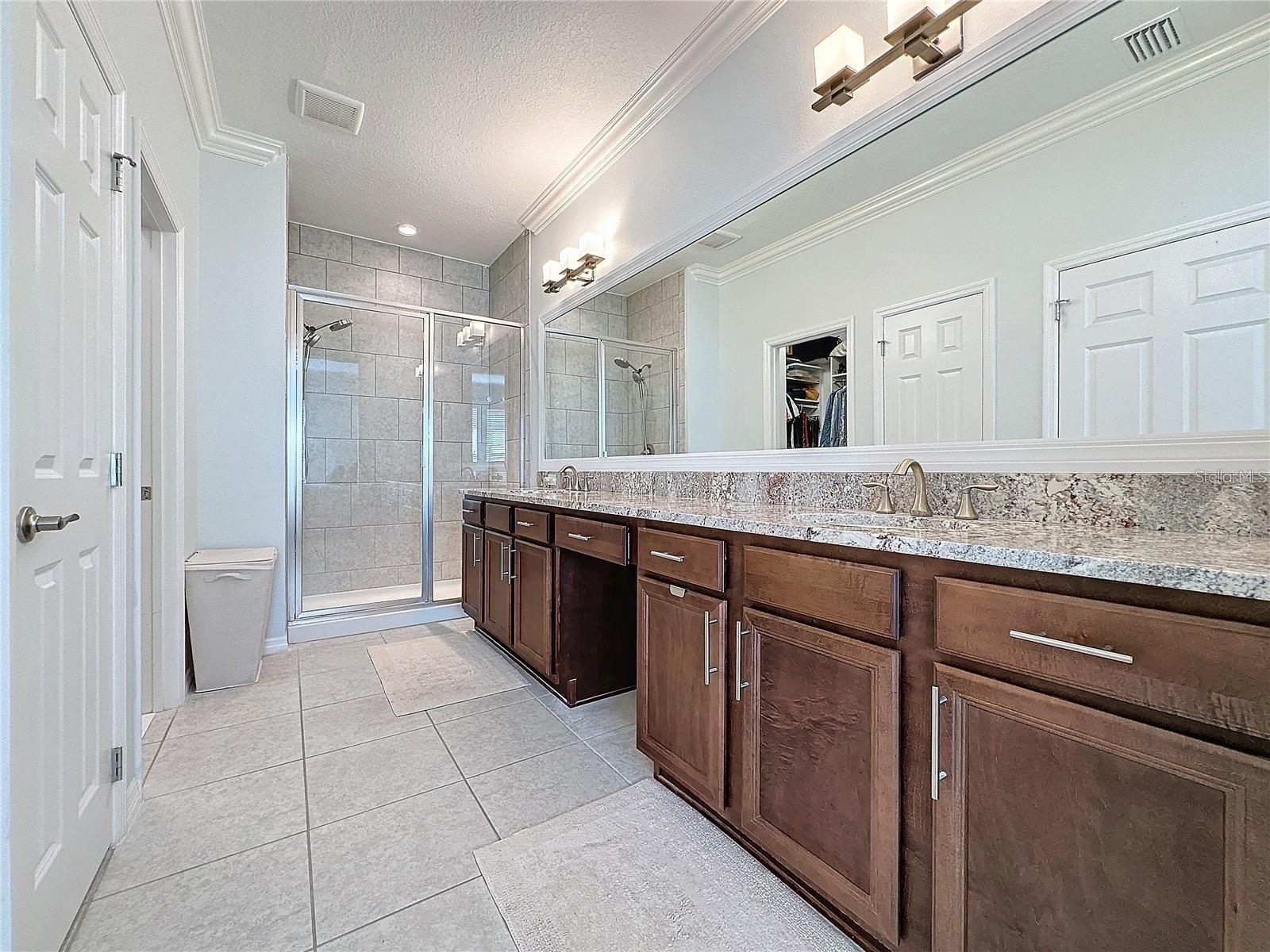 CASCADES OF GROVELAND (TRILOGY) - Residential