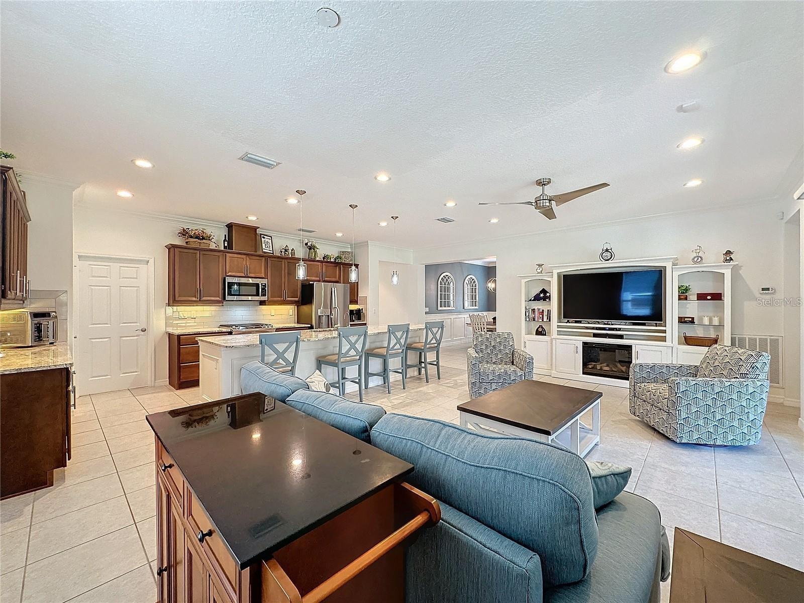 CASCADES OF GROVELAND (TRILOGY) - Residential