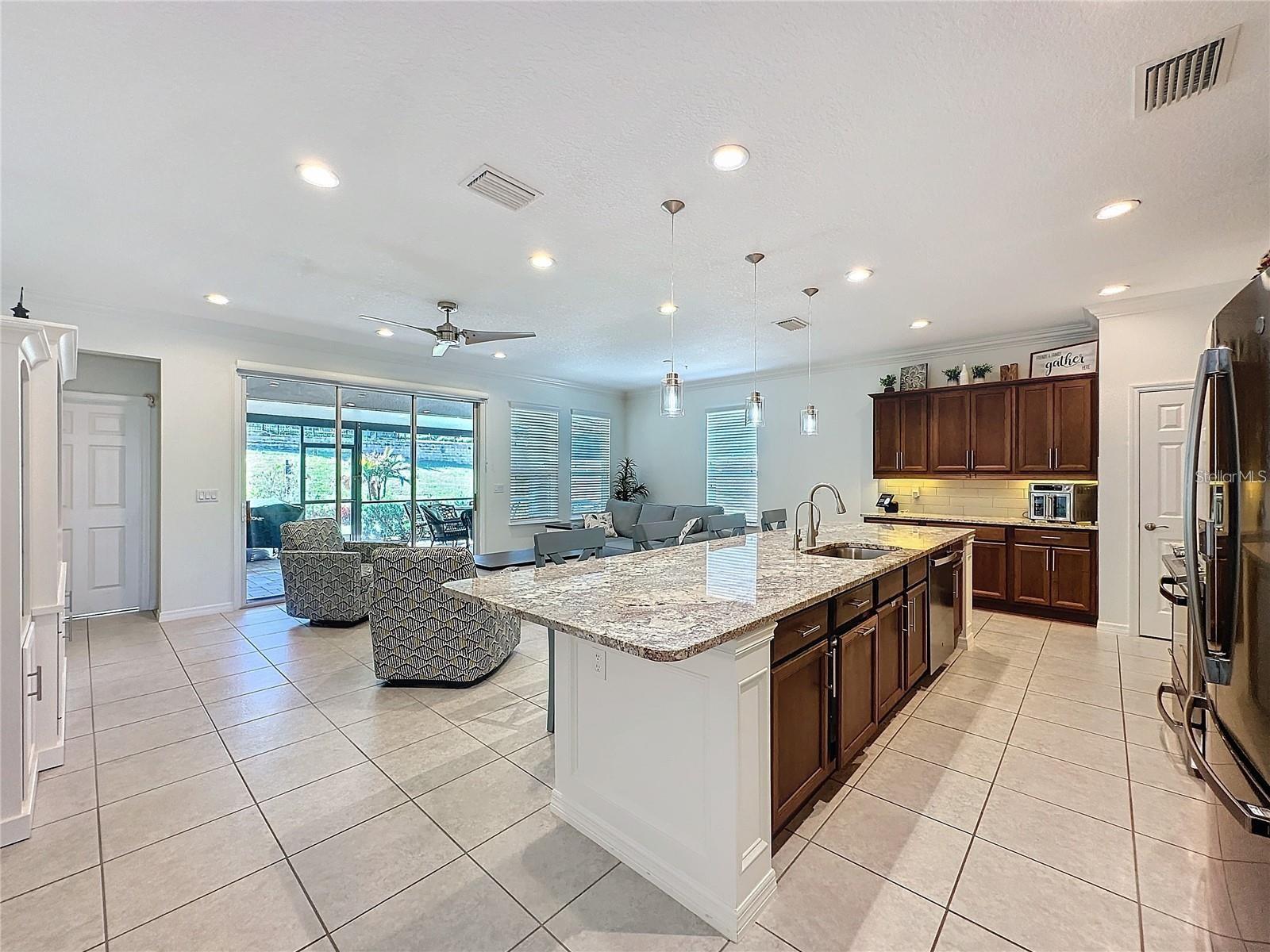 CASCADES OF GROVELAND (TRILOGY) - Residential