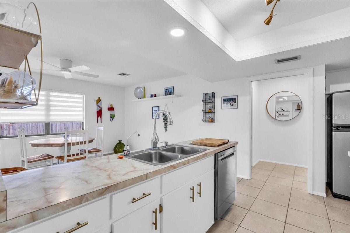 SOUTH VENICE - Residential