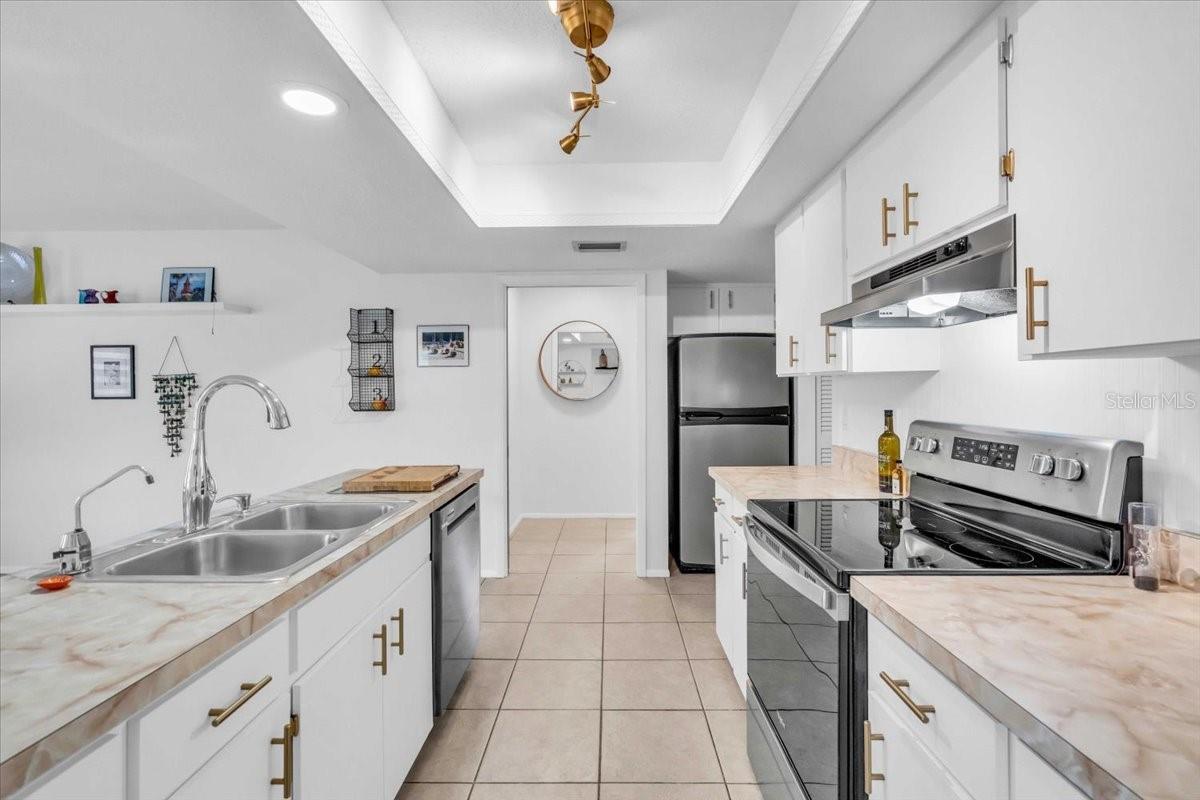 SOUTH VENICE - Residential