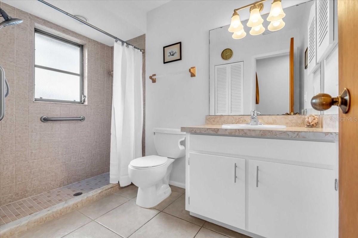 SOUTH VENICE - Residential