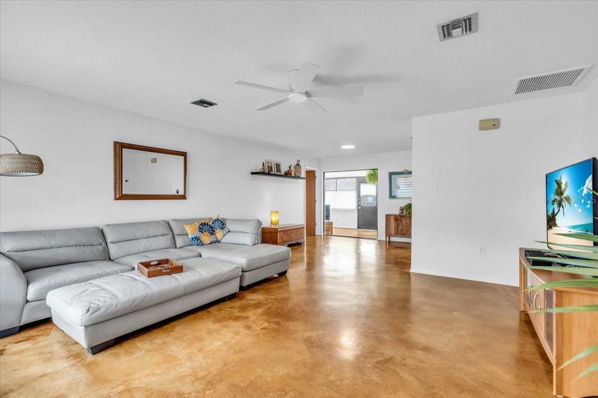 SOUTH VENICE - Residential