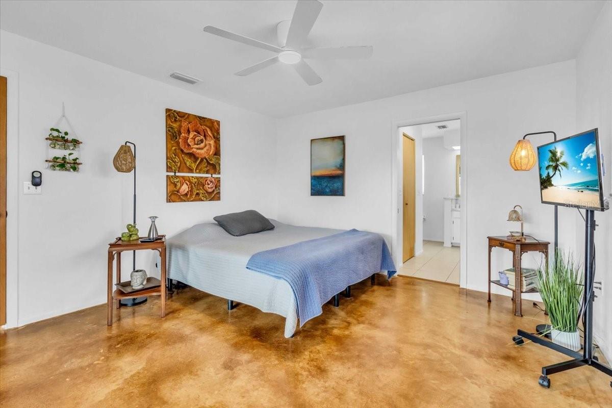 SOUTH VENICE - Residential