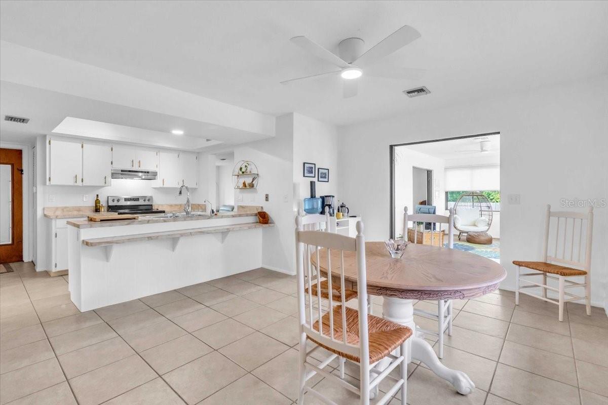 SOUTH VENICE - Residential