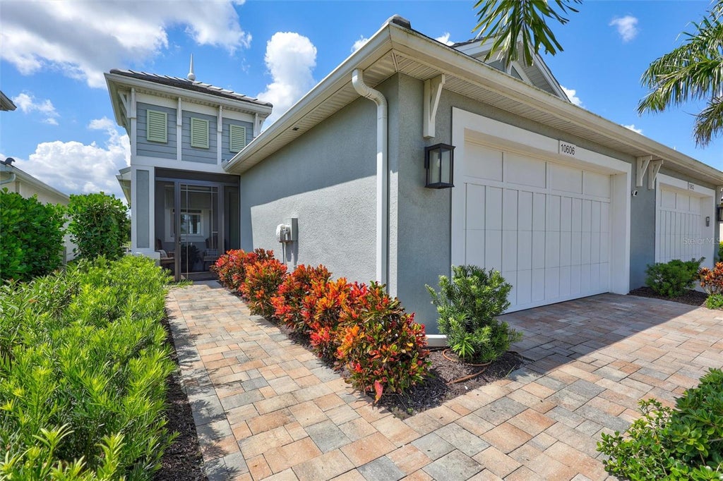 Photo of 10606 Klee Avenue, Bradenton, FL 34212 (MLS # A4703012)