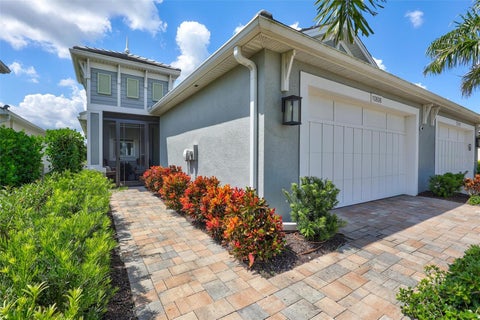 Photo of 10606 Klee Avenue, Bradenton, FL 34212 (MLS # A4703012)