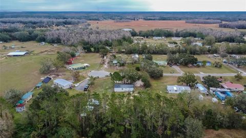 A home in PLANT CITY