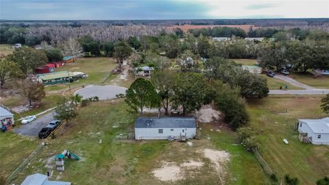 A home in PLANT CITY