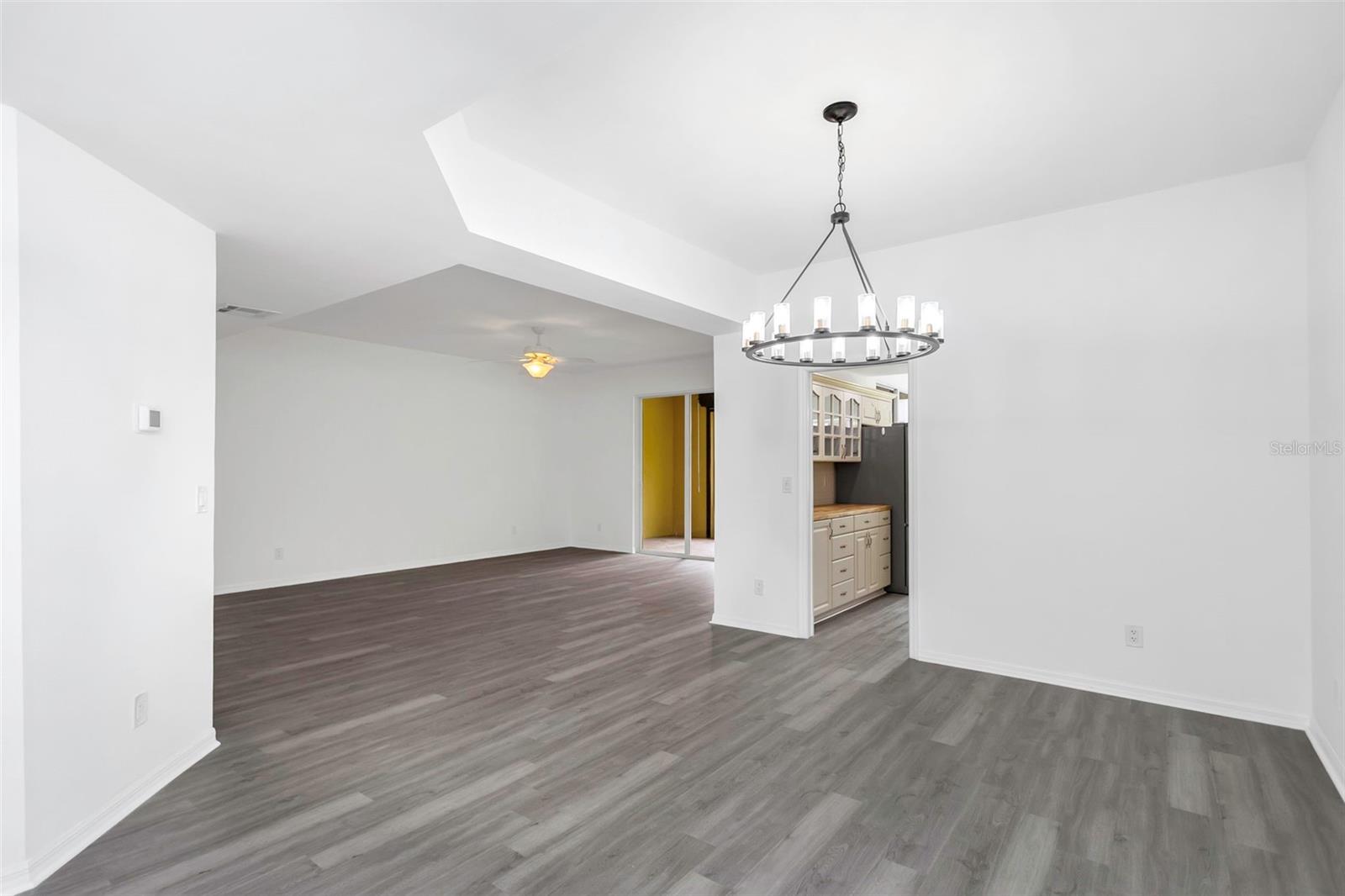 3044 RED OAK COURT 101