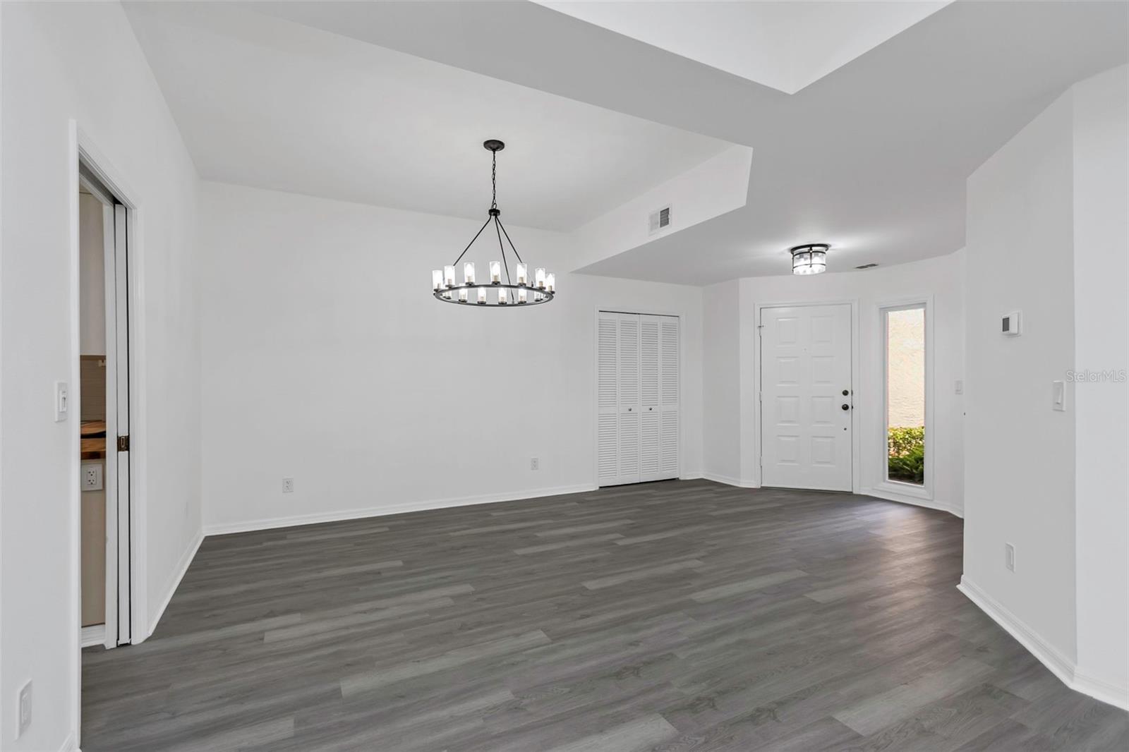 3044 RED OAK COURT 101