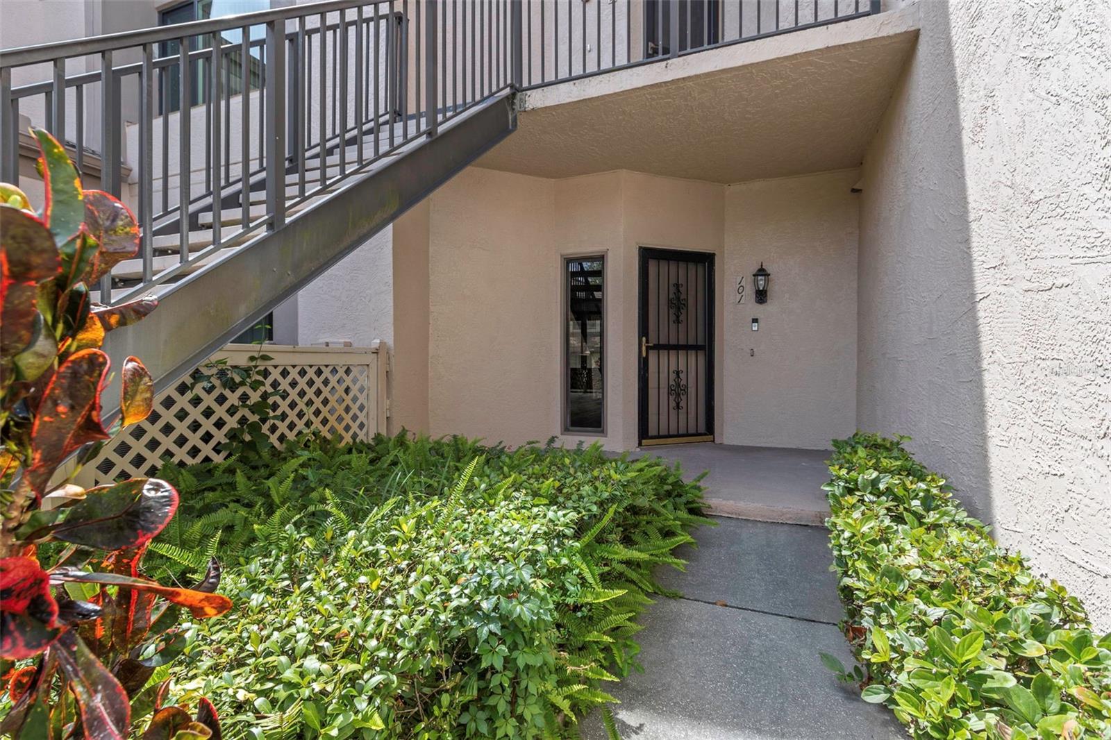 3044 RED OAK COURT 101