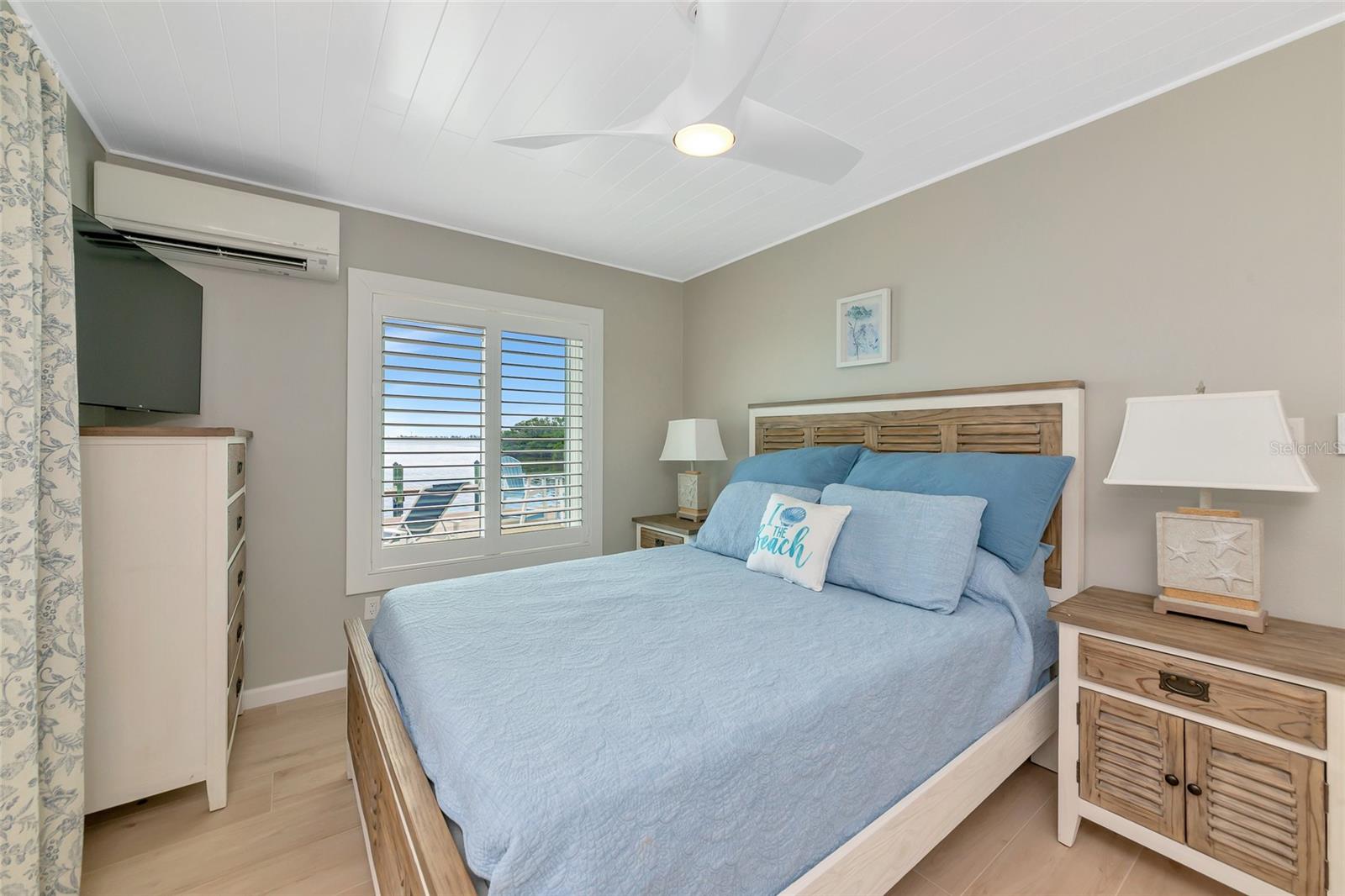 FLAMINGO CAY SUB FIRST UNIT - Residential