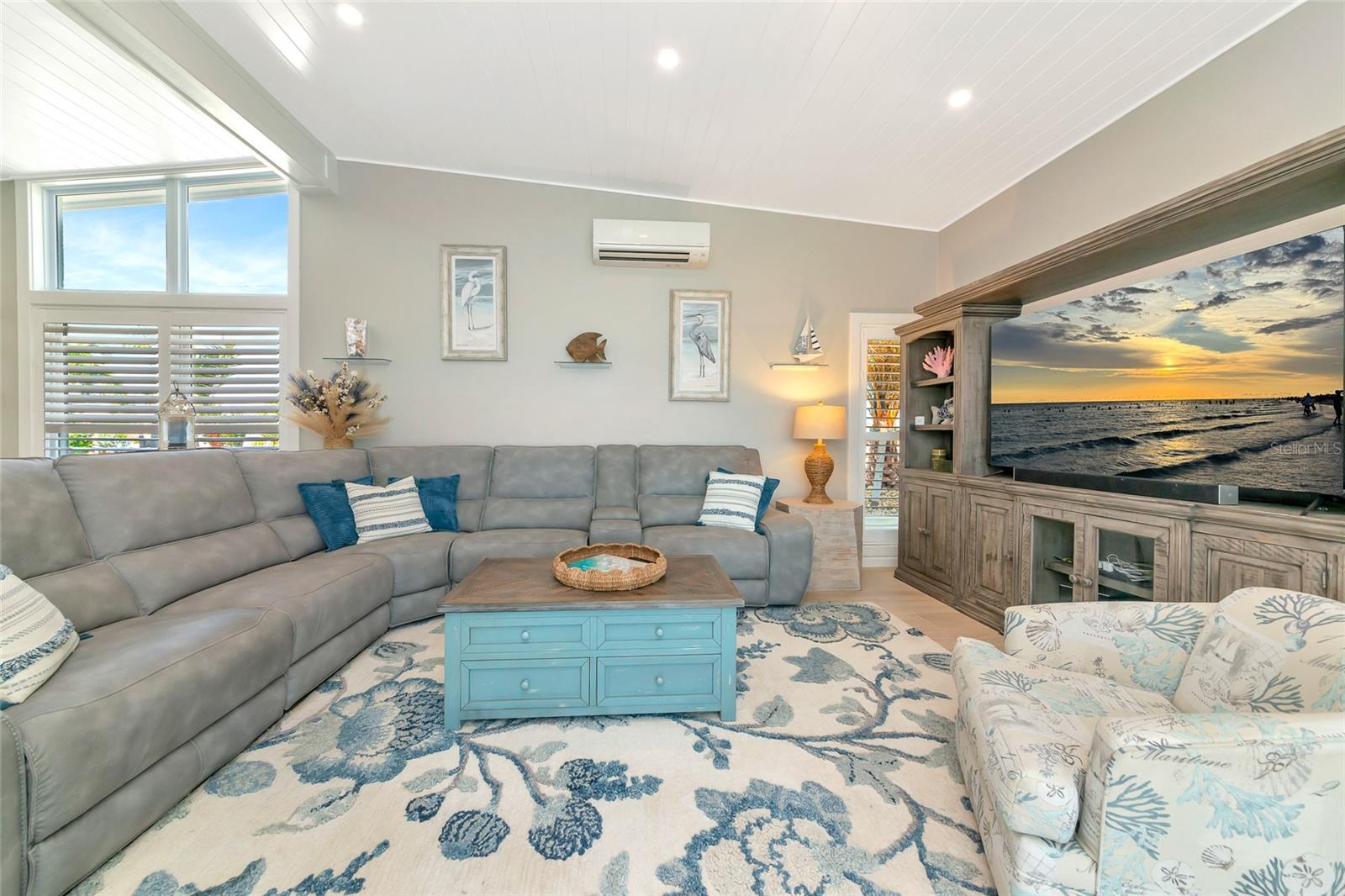 FLAMINGO CAY SUB FIRST UNIT - Residential