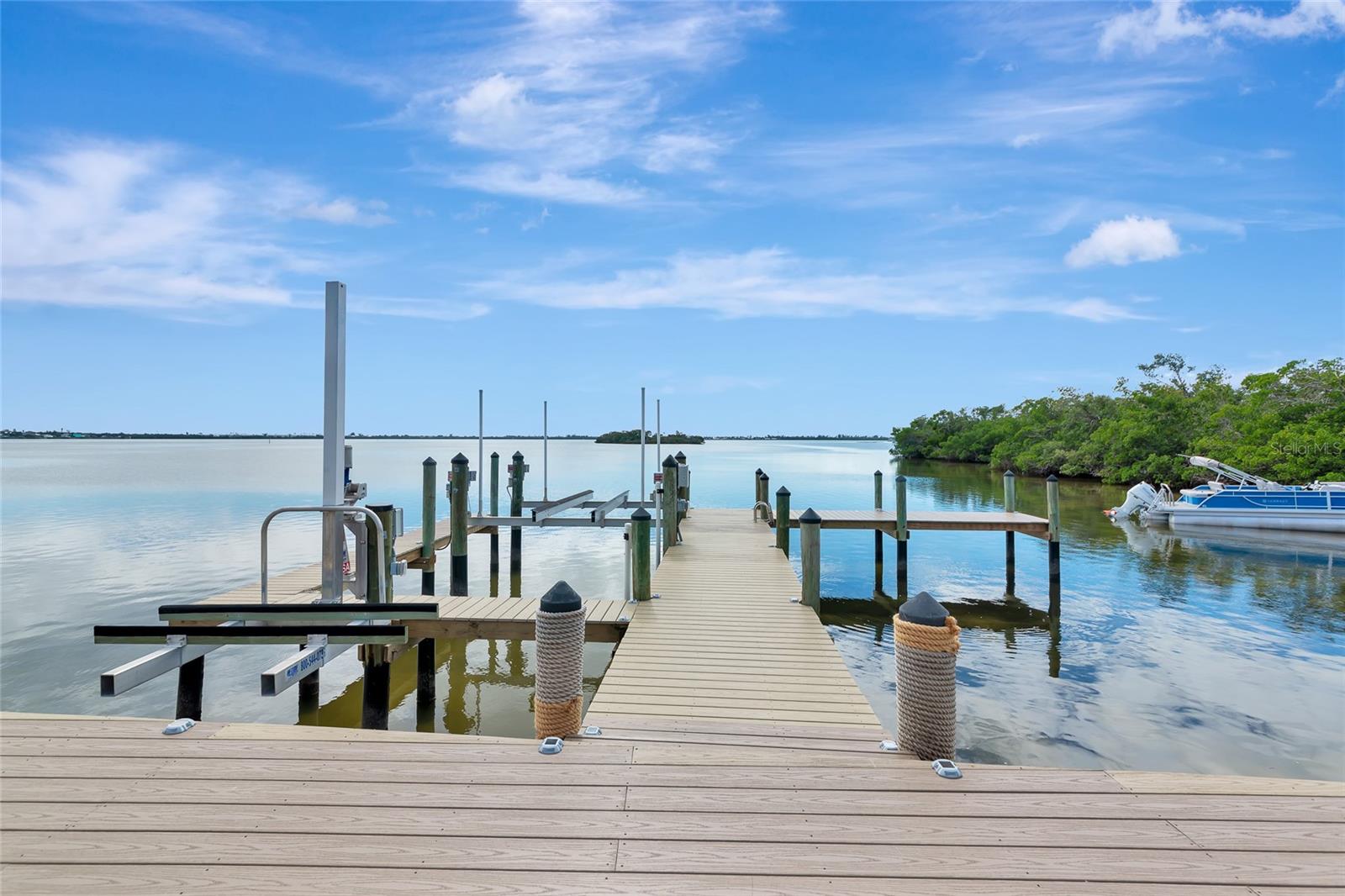 FLAMINGO CAY SUB FIRST UNIT - Residential