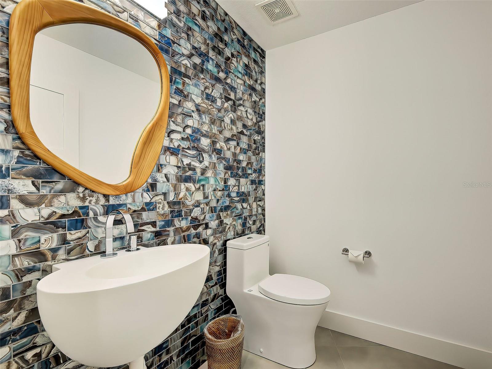 516 TAMIAMI TRAIL S 201