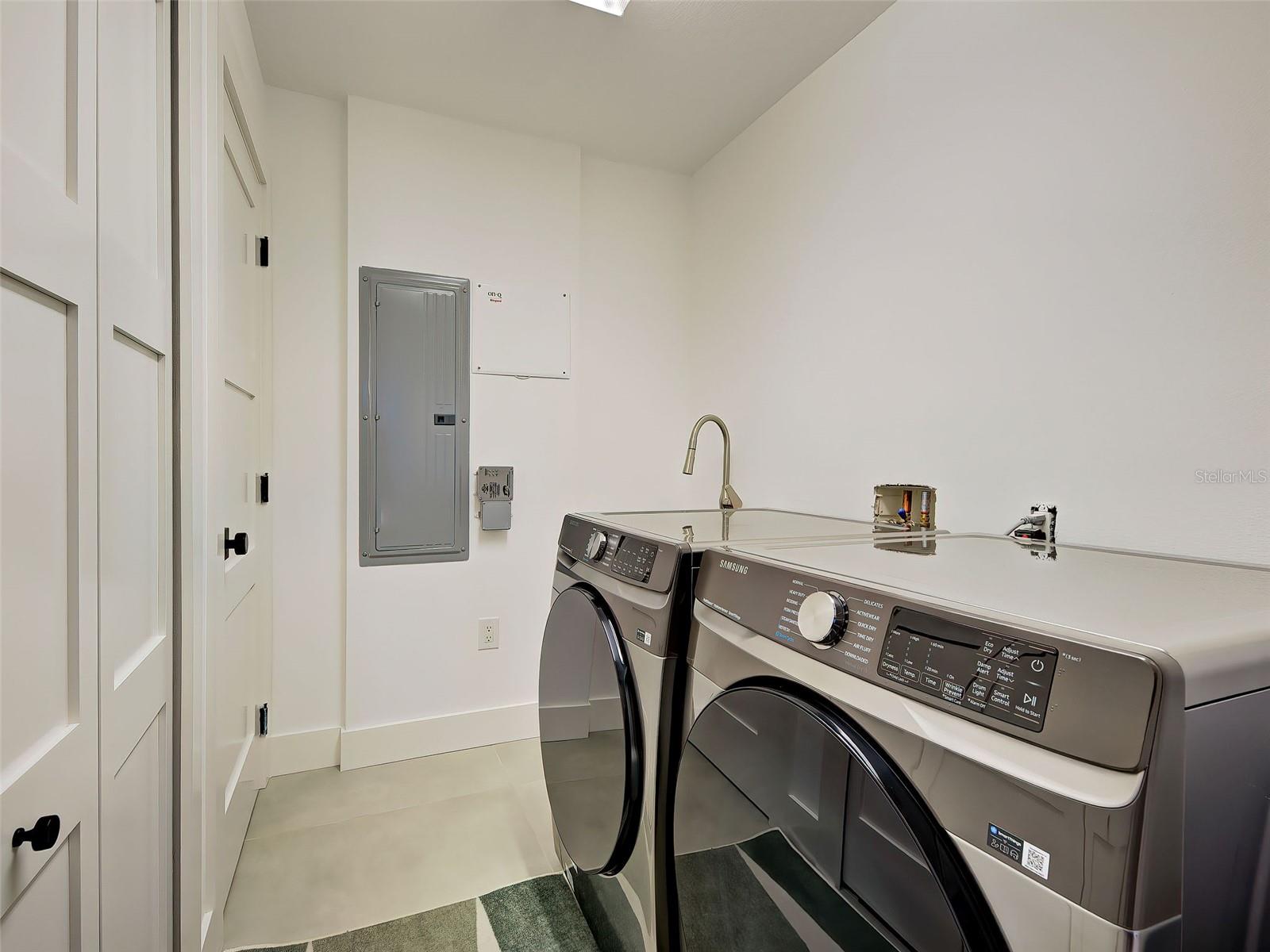 THE HARBOR VILLAS AT DONA BAY - Residential